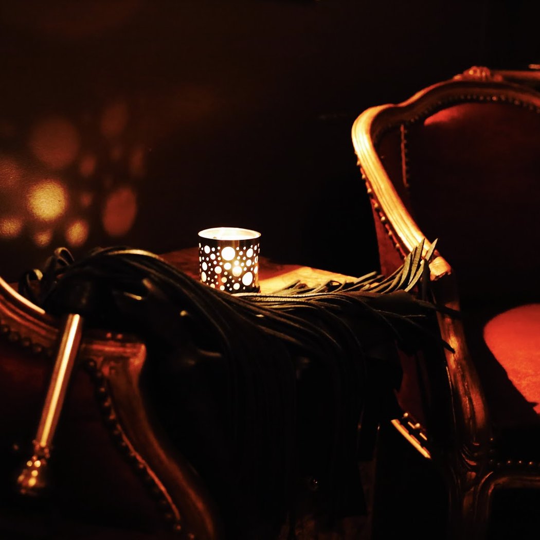 Cris et Chuchotements 1